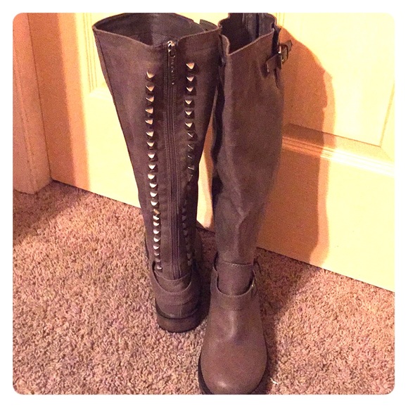 Boots - Picture 1 of 2